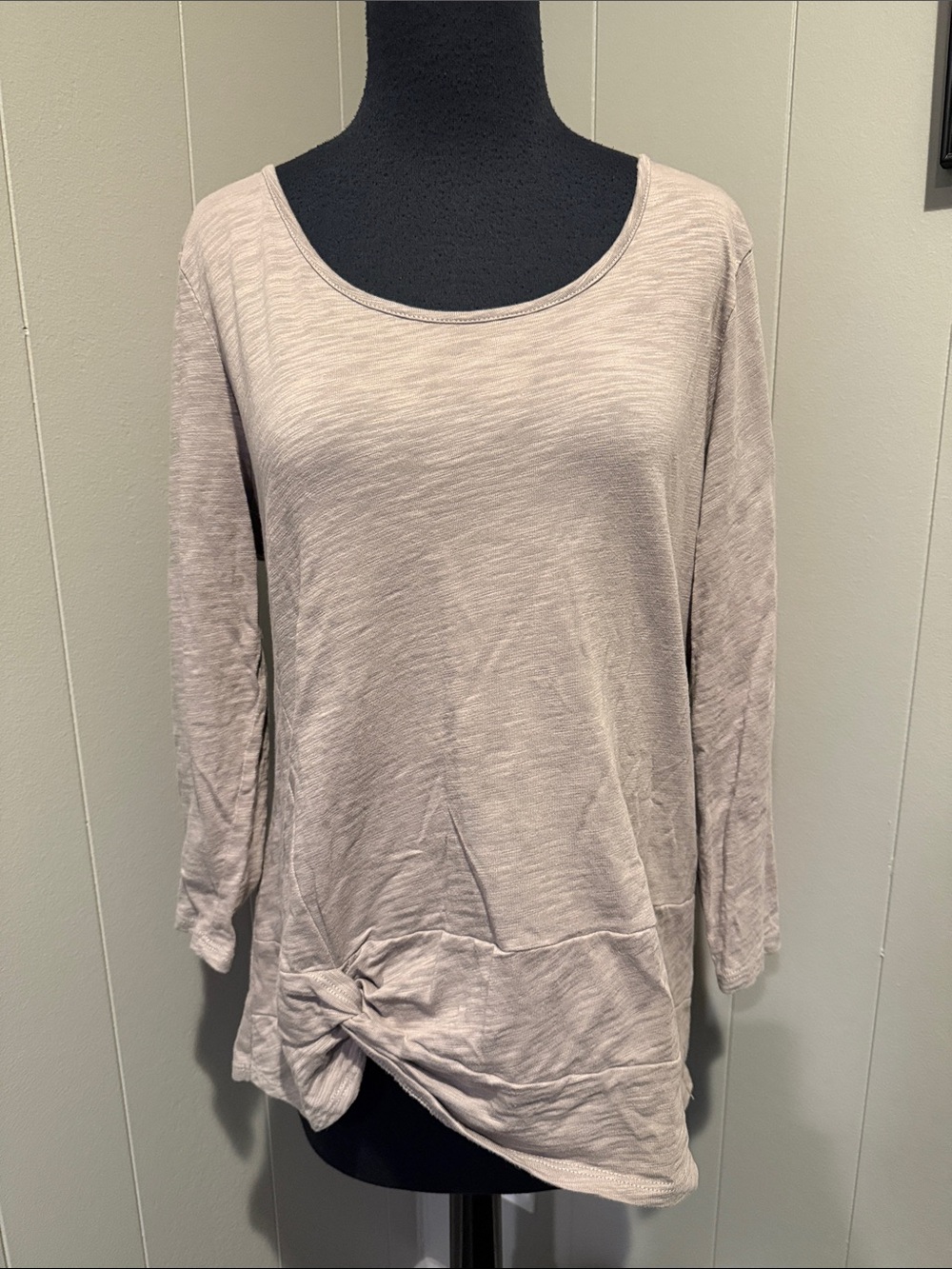 Habitat Women’s Medium Long Sleeve Twist-Knot Tee in Light Taupe